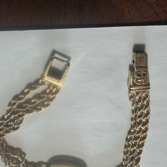 BAUME & MERCIER SWISS MADE VINTAGE 14K YELLOW GOLD OVAL QUARTZ WRIST. - Picture 3 of 5